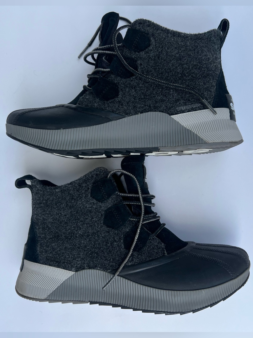 Sorel Gray and Black Out & About Classic Duck Boots Womens Size9
